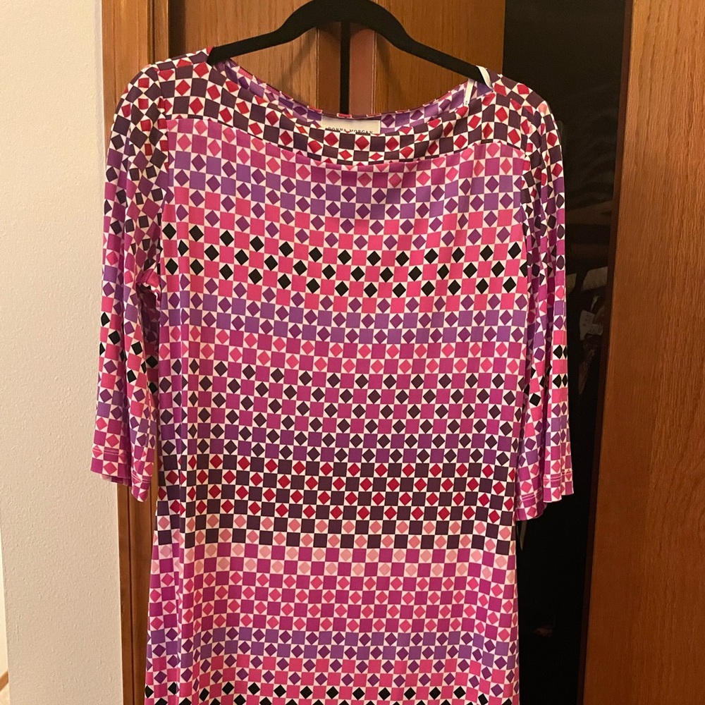 Donna Morgan size 14 knee length shift dress.